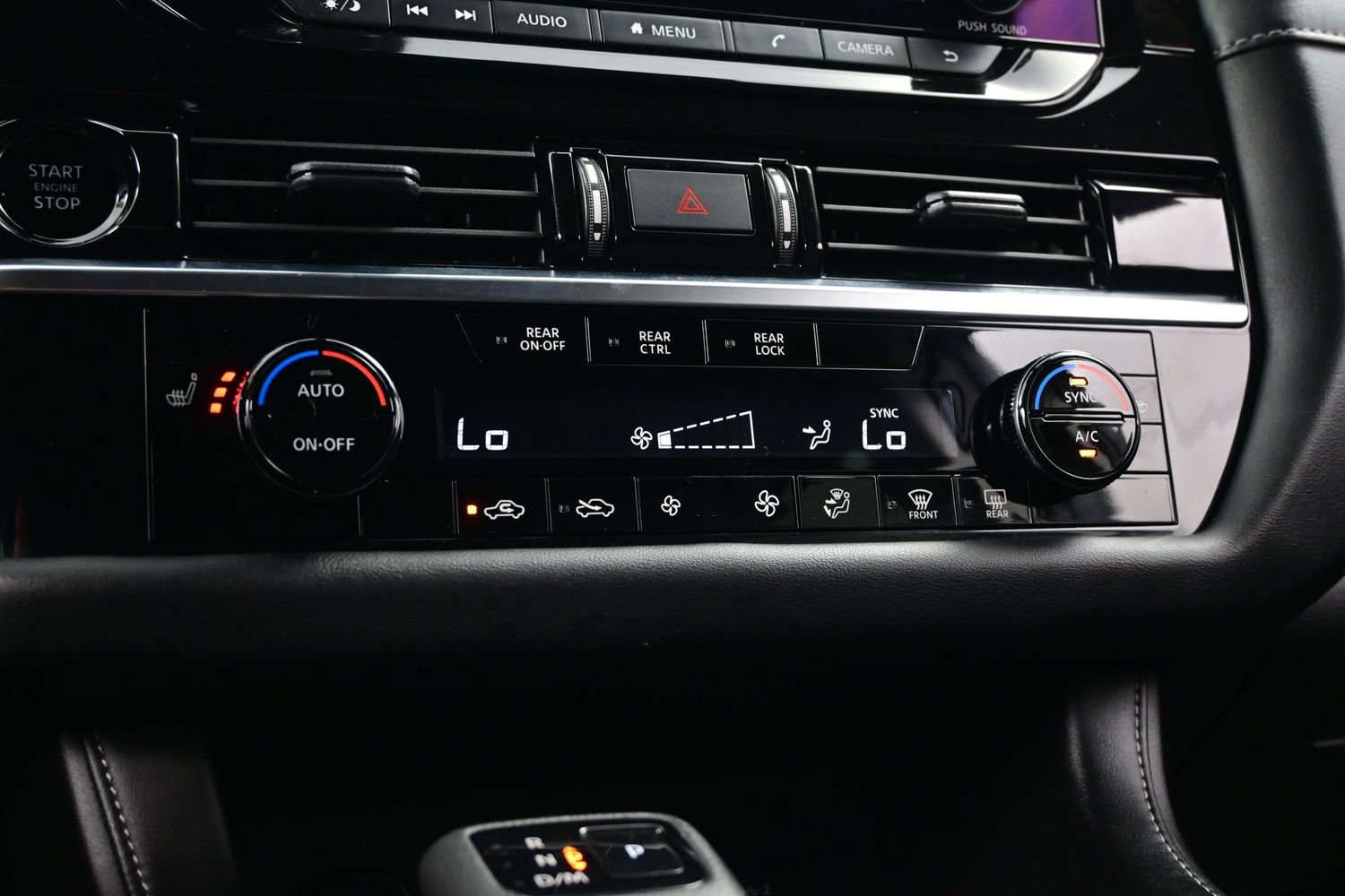 Used 2025 Nissan Pathfinder SV AWD/4WD image 22