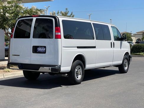 Used 2024 Chevrolet Express 3500 LT w/ LT Preferred Equipment Group RWD image 4