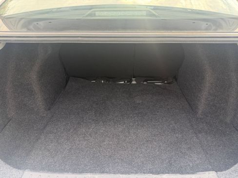 Used 2025 Nissan Versa SV FWD image 29