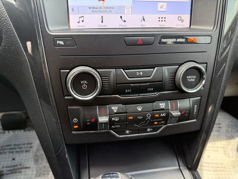 Used 2019 Ford Explorer XLT w/ Equipment Group 202A FWD image 38