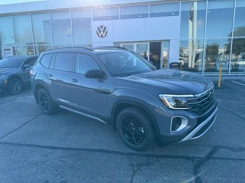 New 2026 Volkswagen Atlas Peak Edition image 1