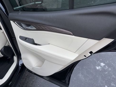 Used 2022 Buick Envision Avenir w/ Technology Package II image 15