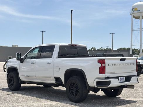 Used 2024 Chevrolet Silverado 2500 High Country w/ High Country Premium Package AWD/4WD image 5