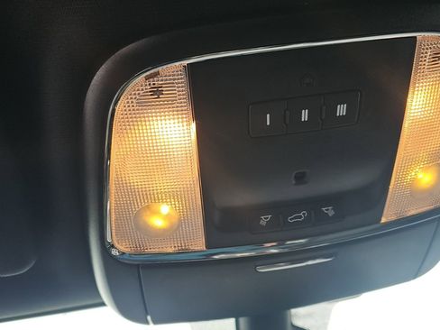 Used 2017 Jeep Grand Cherokee Laredo image 19