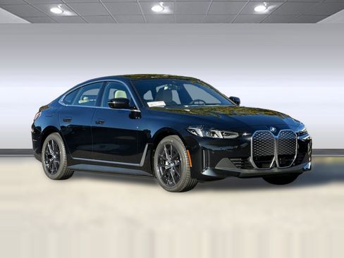 Used 2025 BMW i4 eDrive40 w/ Premium Package RWD image 6