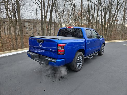 Certified 2024 Nissan Frontier SL w/ Technology Package image 4