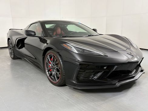 Used 2023 Chevrolet Corvette Stingray Premium Conv w/ Z51 Performance Package RWD image 2