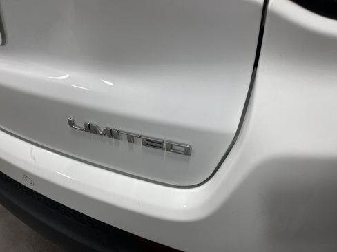 Used 2026 Jeep Compass Limited AWD/4WD image 16