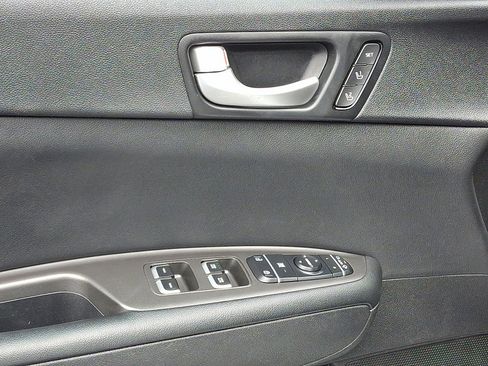 Used 2016 Kia Optima LX w/ LX Convenience Package image 18