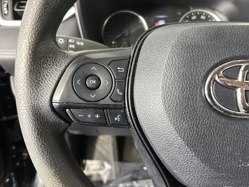 Used 2021 Toyota RAV4 LE image 26