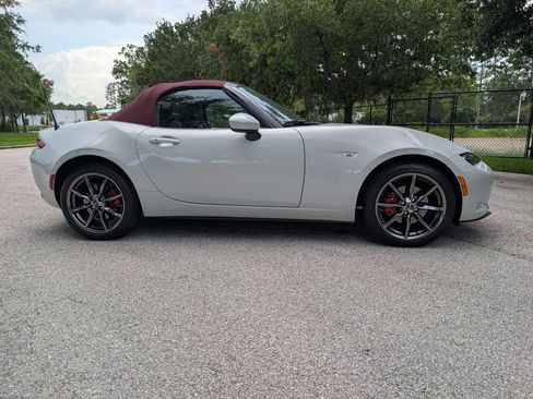 Used 2018 MAZDA MX-5 Miata Grand Touring RWD image 10