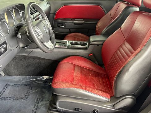 Used 2014 Dodge Challenger SXT Plus image 19