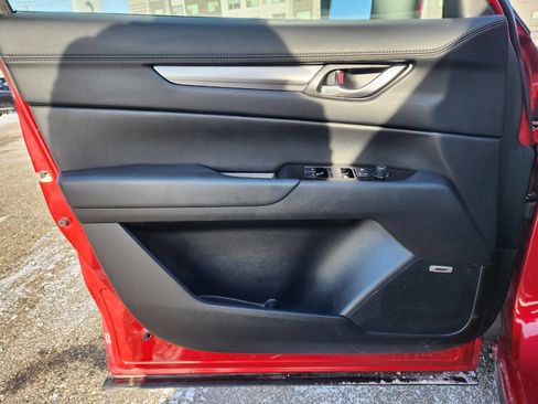 Used 2019 MAZDA CX-5 Touring image 19