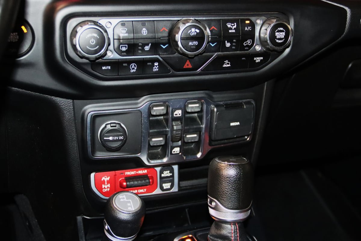 Used 2021 Jeep Gladiator Rubicon w/ Dual Top Group AWD/4WD image 59