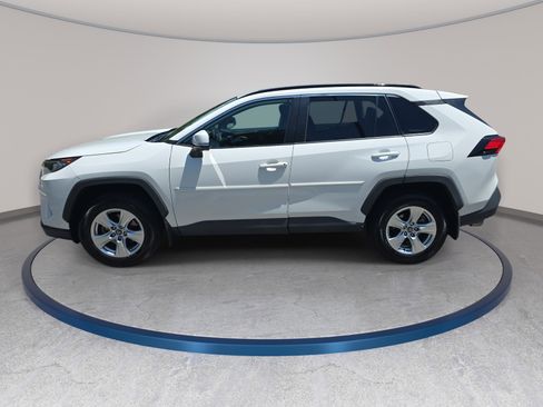 Used 2020 Toyota RAV4 XLE w/ Convenience Package AWD/4WD image 8