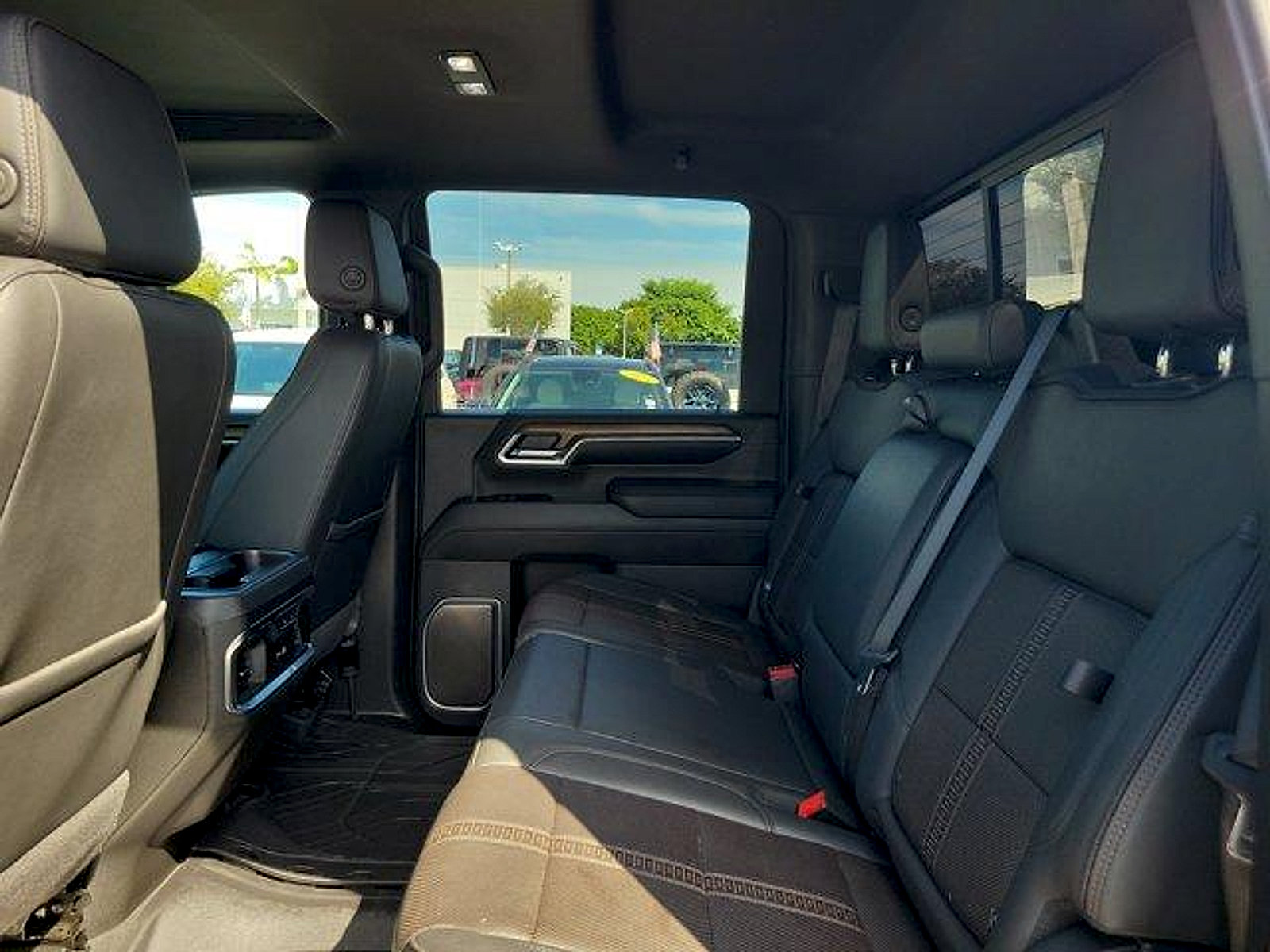 Used 2024 Chevrolet Silverado 2500 High Country w/ High Country Premium Package AWD/4WD image 12