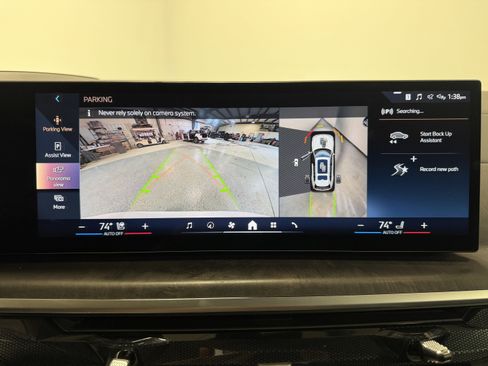 Used 2025 BMW X7 xDrive40i w/ Premium Package AWD/4WD image 10