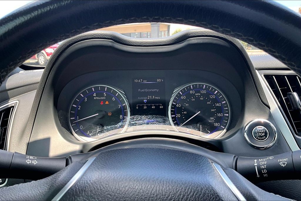 Used 2018 INFINITI Q60 3.0t Luxe RWD image 19