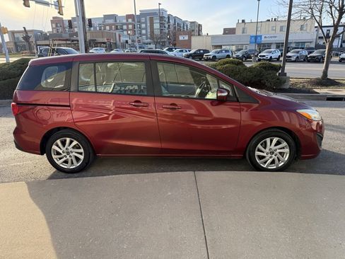 Used 2013 MAZDA MAZDA5 Sport image 4