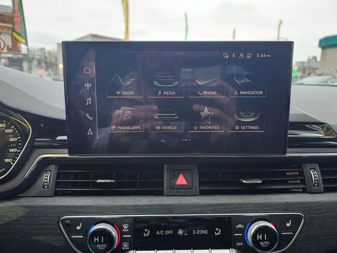 Used 2021 Audi A4 2.0T Premium w/ Convenience Package image 18