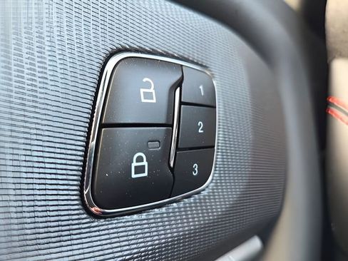 Used 2025 Ford Explorer ST image 24