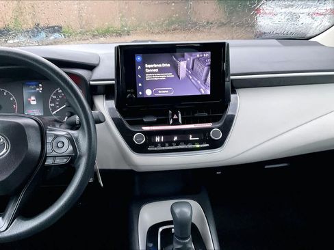 Used 2025 Toyota Corolla LE FWD image 7