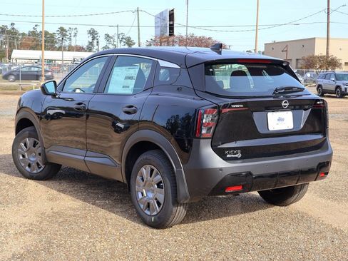 New 2026 Nissan Kicks S image 2