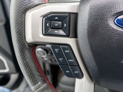 Used 2019 Ford F150 Lariat image 32