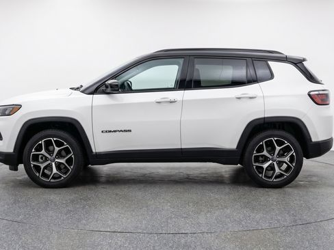 Used 2025 Jeep Compass Limited AWD/4WD image 5