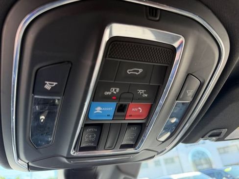 Used 2023 Jeep Grand Cherokee Altitude AWD/4WD image 24