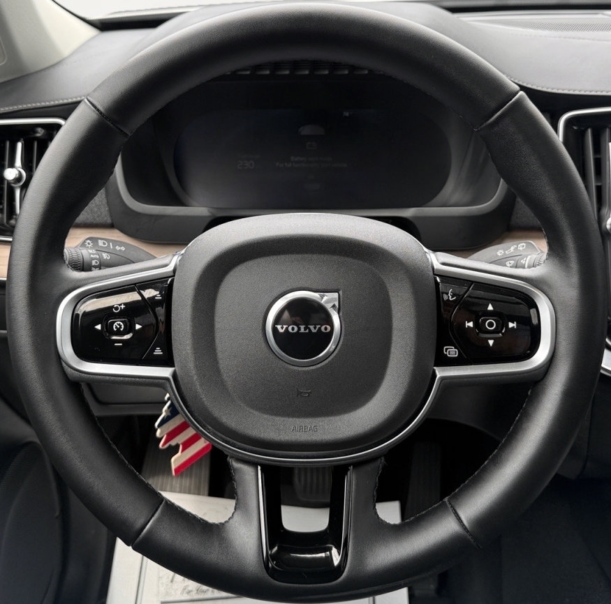 Used 2025 Volvo XC90 B6 Plus w/ Protection Package Premier AWD/4WD image 18