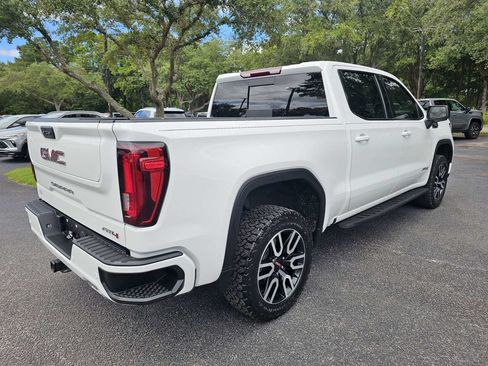Used 2023 GMC Sierra 1500 AT4 w/ AT4 Premium Package AWD/4WD image 4