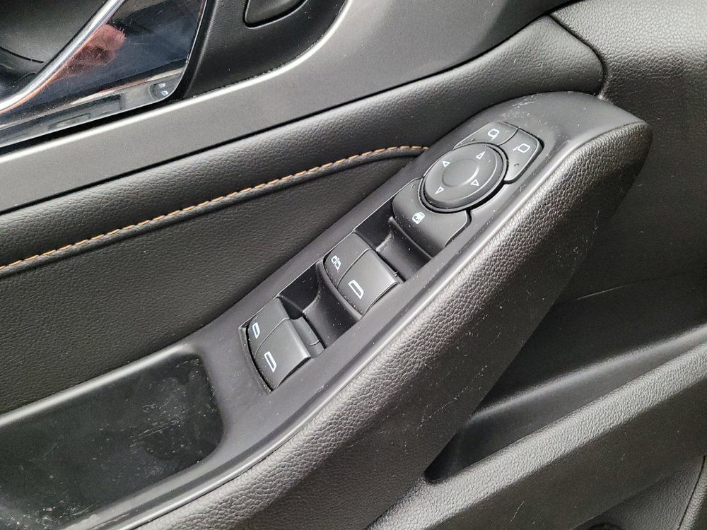 Used 2021 Chevrolet Traverse LT FWD image 27