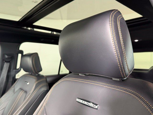 Used 2024 Ford Expedition Platinum AWD/4WD image 15