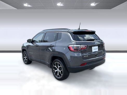 Used 2024 Jeep Compass Limited AWD/4WD image 3
