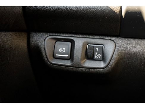 Used 2023 GMC Acadia SLT image 27