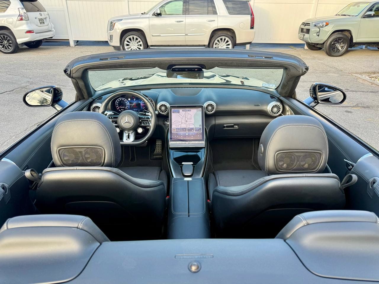 Used 2022 Mercedes-Benz SL 63 AMG 4MATIC w/ Driver Assistance Package image 22