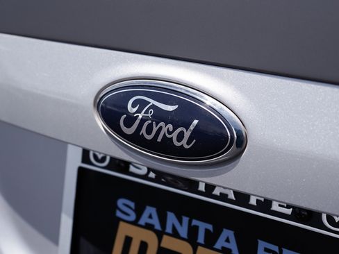 Used 2016 Ford Escape SE w/ Equipment Group 201A FWD image 11