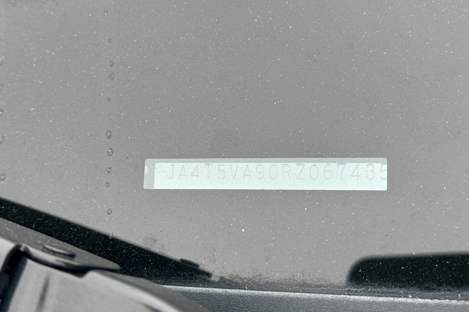 Used 2024 Mitsubishi Outlander 4WD Plug-In Hybrid image 2