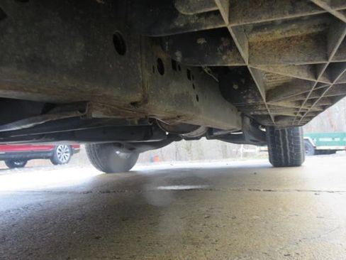 Used 2004 Ford Explorer XLT image 33