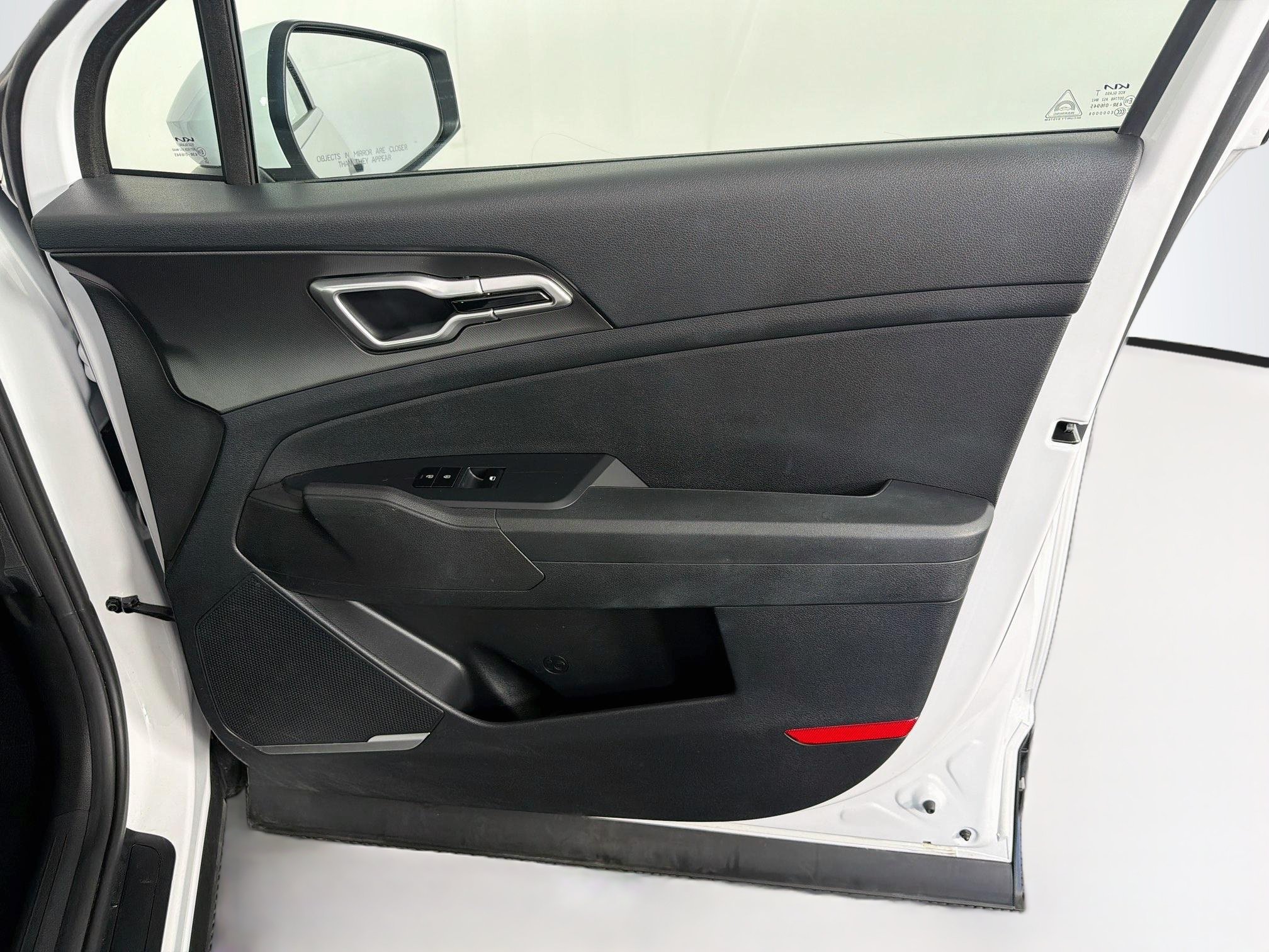 Used 2026 Kia Sportage LX FWD image 32