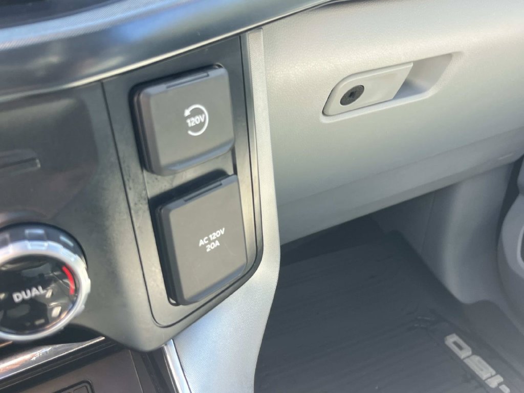 Used 2023 Ford F150 Limited AWD/4WD image 40