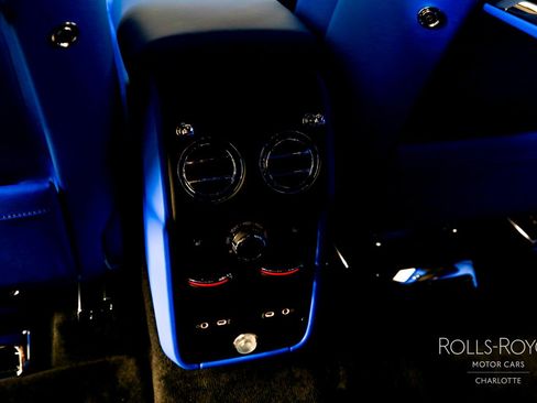 Used 2026 Rolls-Royce Cullinan AWD/4WD image 21