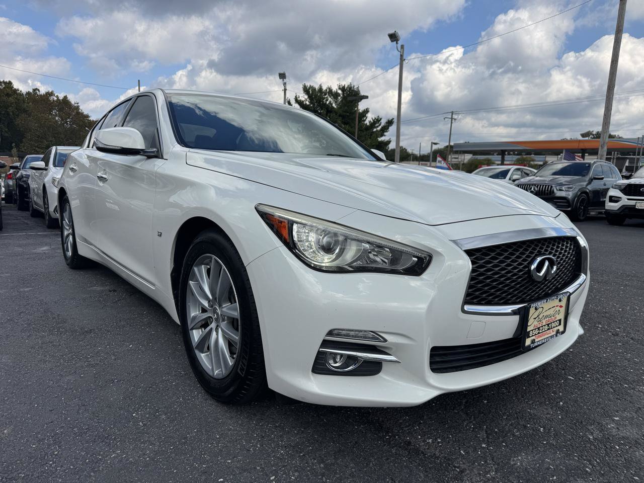 Used 2015 INFINITI Q50 w/ Moonroof Package RWD image 3
