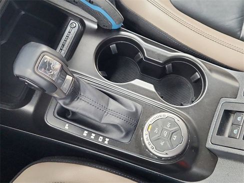 Used 2022 Ford Bronco Wildtrak image 16