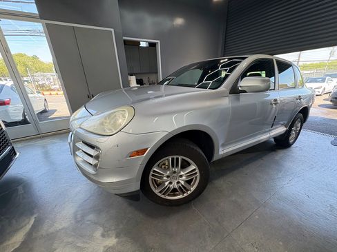 Used 2009 Porsche Cayenne S AWD/4WD image 2