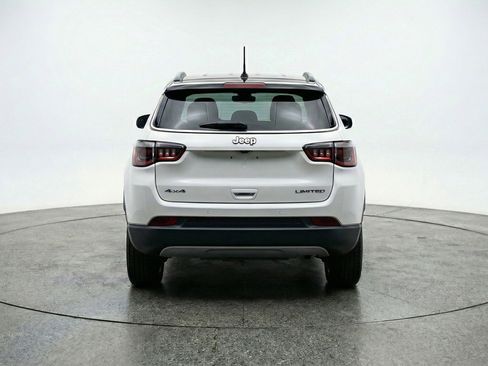 Used 2025 Jeep Compass Limited image 7