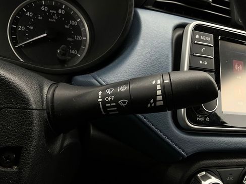 Used 2025 Nissan Versa SV image 32