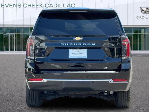 Used 2025 Chevrolet Suburban LT RWD image 4