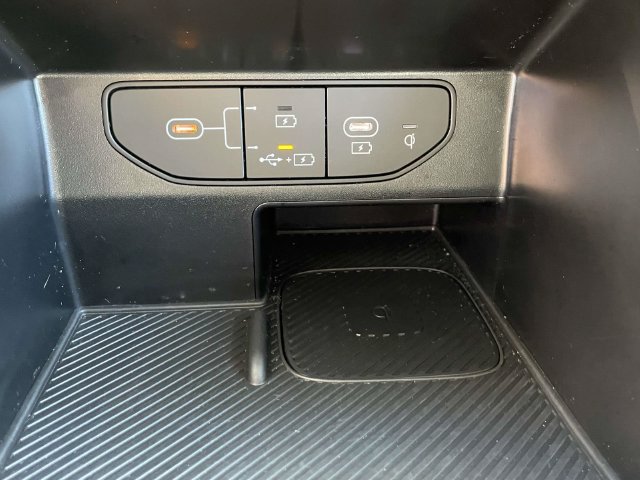 Certified 2024 Kia Sorento S FWD image 28